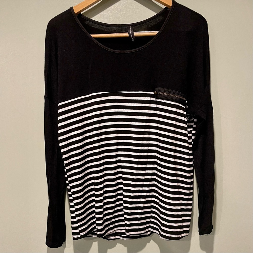 Yuni Los Angeles • Black + White Top